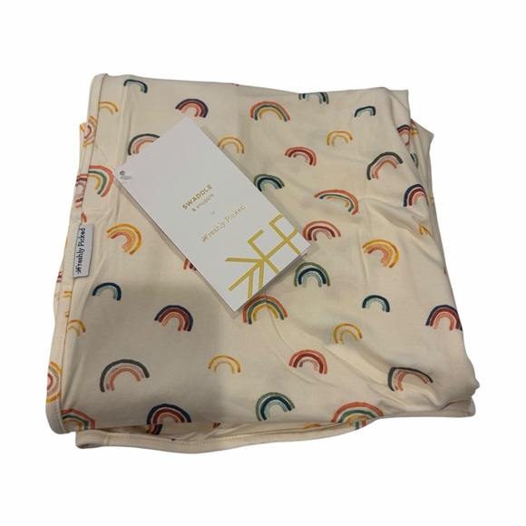 NEW Freshly Picked Swaddle with Multicolor Rainbow Pattern - Picture 3 of 6